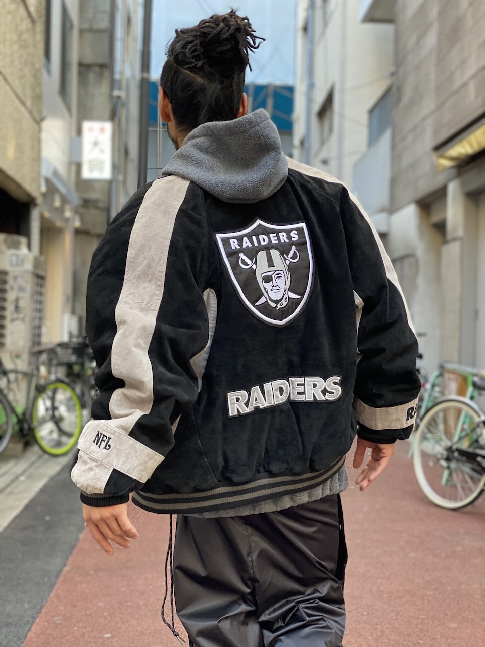 Raiders style – upperupper